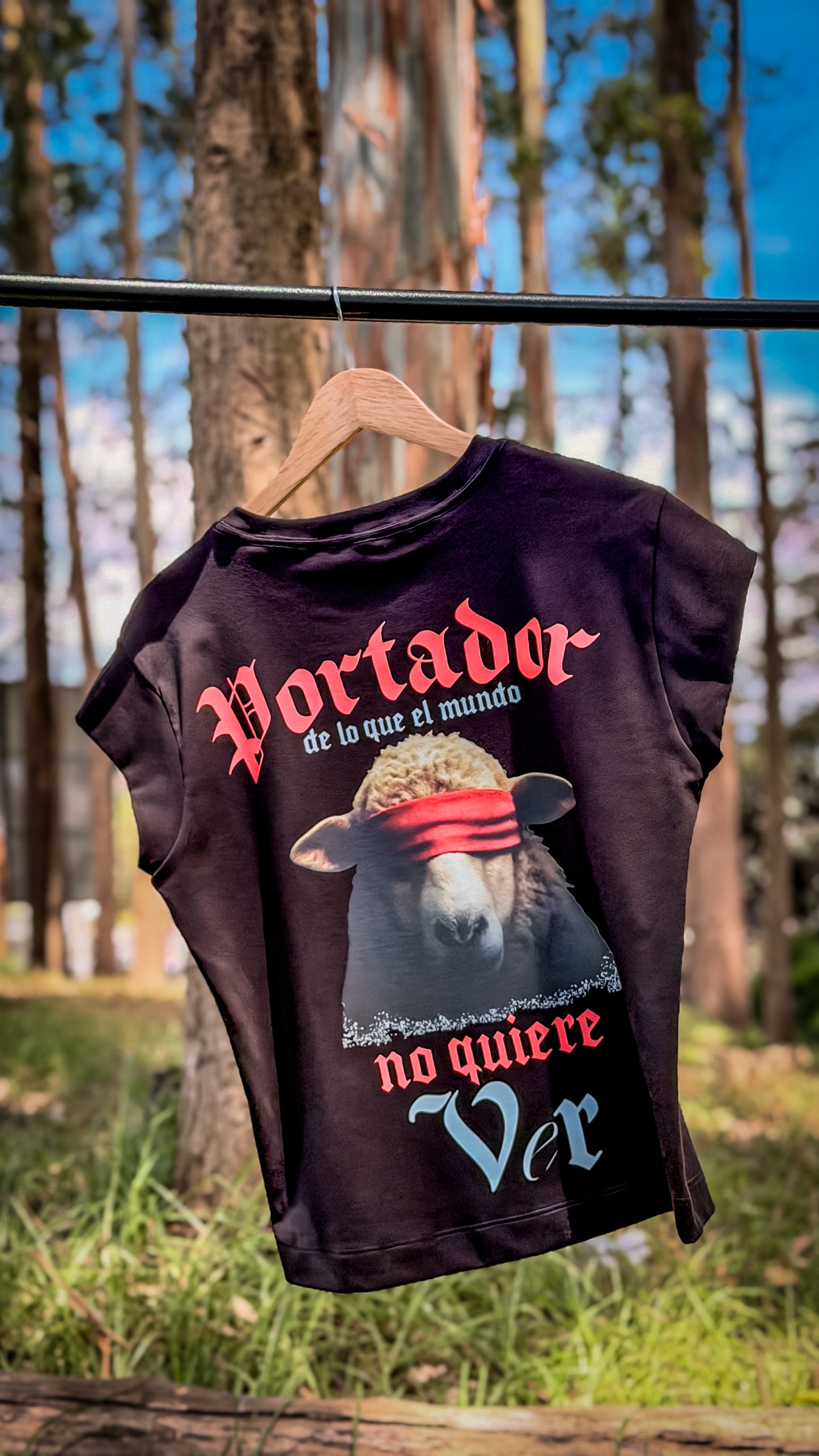 Camiseta Mujer Ref. PORTADOR DE LO QUE EL MUNDO NO QUIERE VER